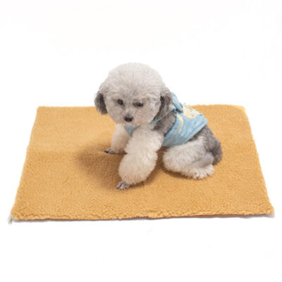 Self heating pet bed for dogs