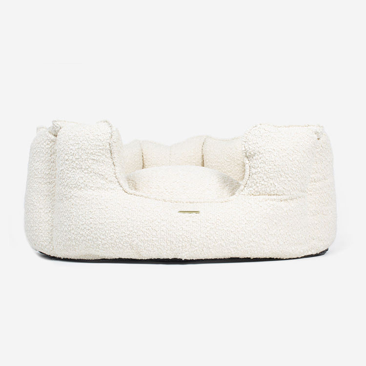 Premium boucle round bolster dog bed
