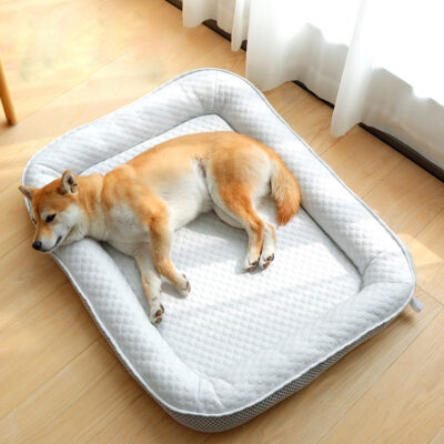 Cooling pet bed mat with ice fabric for dogs